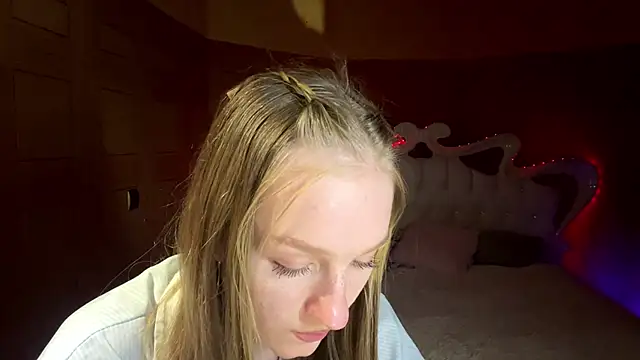 Anika_Socutehe webcam