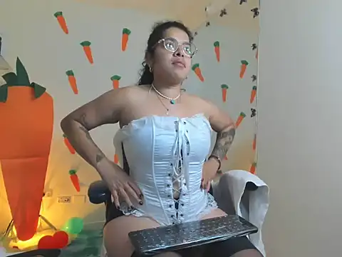 alexa-cooper- webcam