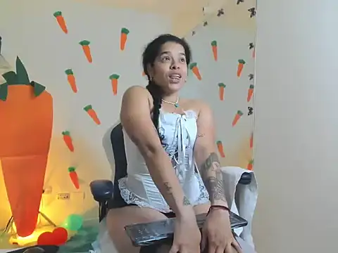 alexa-cooper- webcam