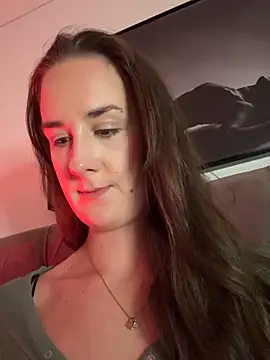 EllaMae live sex cam