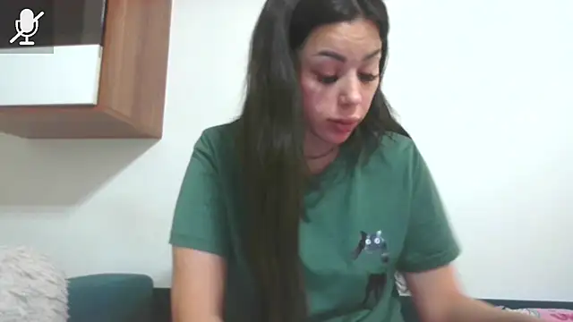 LovelyJulliette webcam