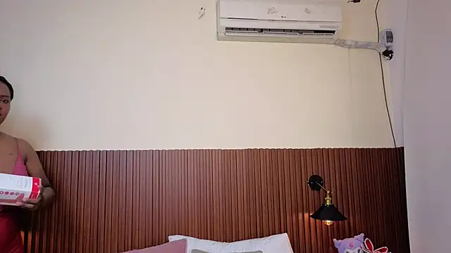 chanel_brunette webcam