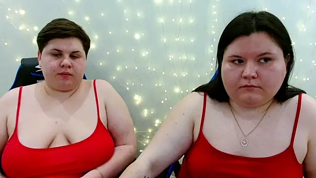 BeckyAndHellen webcam