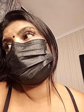 TemptingMiss_Daisy webcam