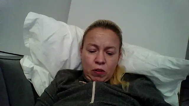 jennyblondeuk webcam