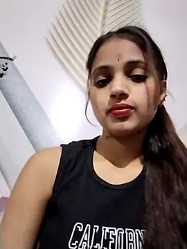 Naina11100 webcam