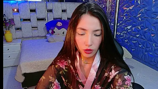 mialovelyn - MiaLovelyn's free webcam - UK Sex Cams