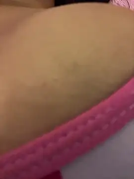 Webcam Model (Luna_20x)  is live.Free join now!