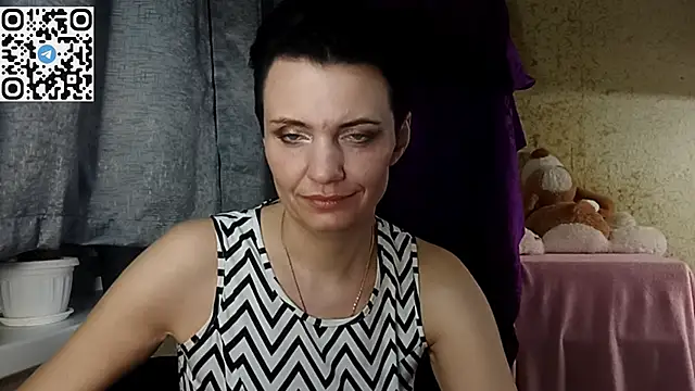 HotMamaQueen234 webcam