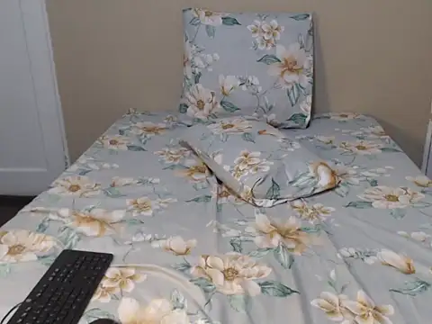 YourShySweetGal webcam