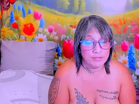 indianroxy webcam