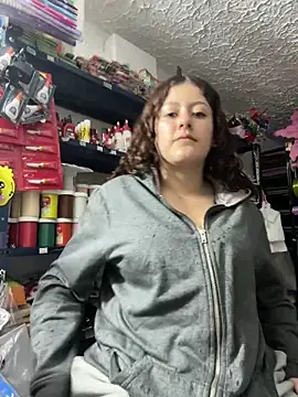 Amber_rosse_outdoors webcam