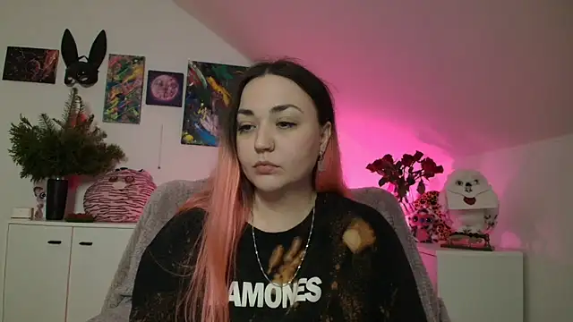 PinkHurricaneOfficial webcam