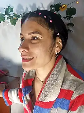 laurahotdirty webcam