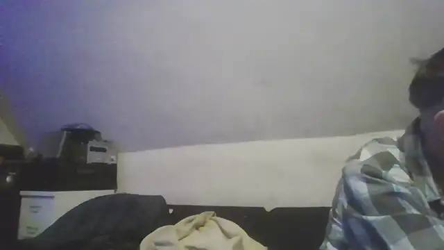 DOUBLETROUBLE7773 webcam