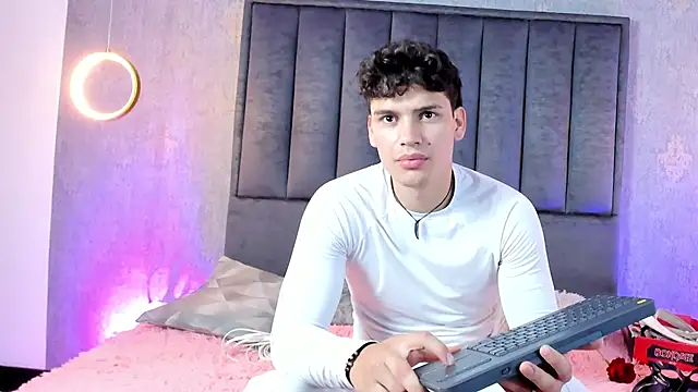 MeilyMuse_Maximus webcam