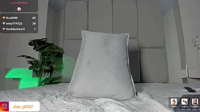 DaisyTaylor__ webcam