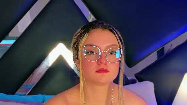 Giigii_Hadid_ webcam