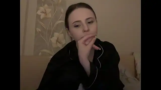 little_shy_girll webcam