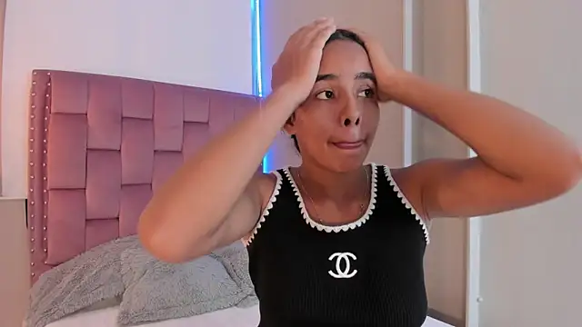 Roxy_Stonee live sex cam