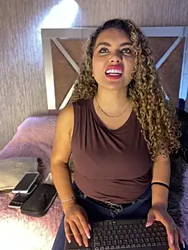 TianaRios_Pink webcam