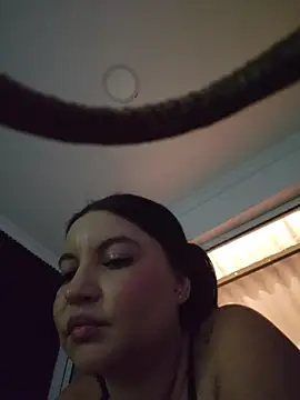 Pretty_Julieta webcam