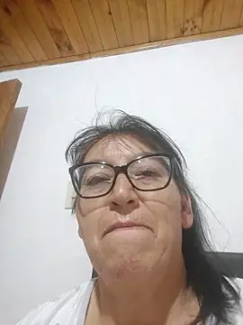 clarita_01 - Clarita_01's free webcam - UK Sex Cams