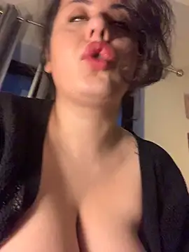 holyeroticss - Holyeroticss's free webcam - UK Sex Cams