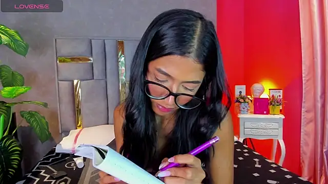 Tyla_Ks live sex cam