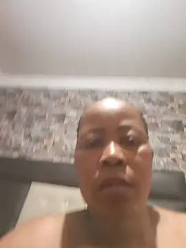 mntomuhlee - Mntomuhlee's free webcam - UK Sex Cams