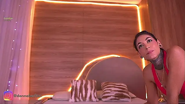 danna_berlin_'s Stripchat show and profile