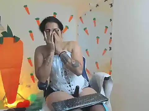 alexa-cooper- webcam