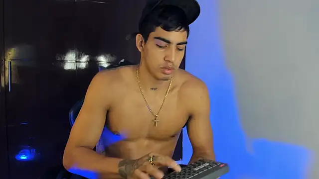 Milo_LatinBoy webcam