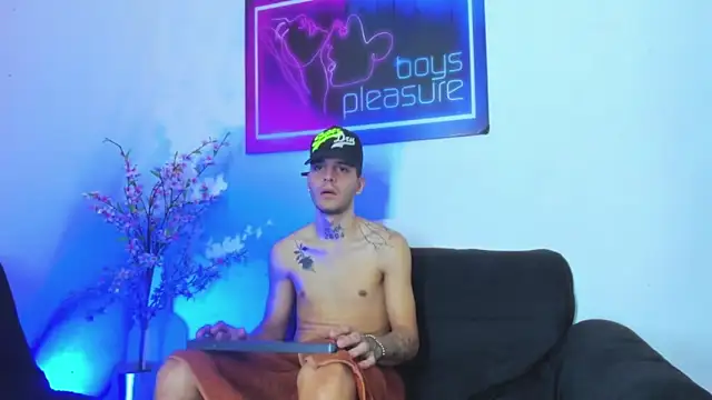 Pleasure_boys_hot webcam