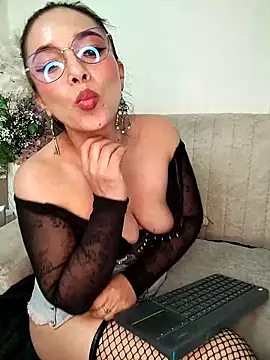 Kiaraa88 webcam