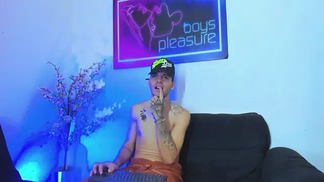 Pleasure_boys_hot webcam