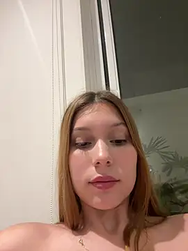 Nikii__ live sex cam