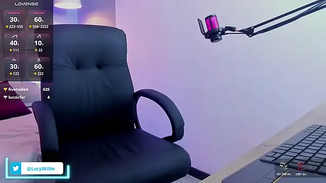 Lucy_Williiams webcam