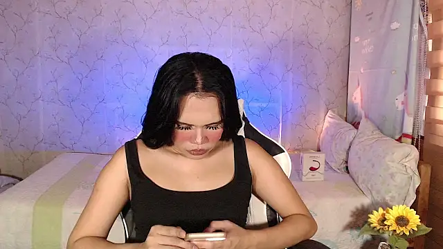 SweetSurrender_ webcam