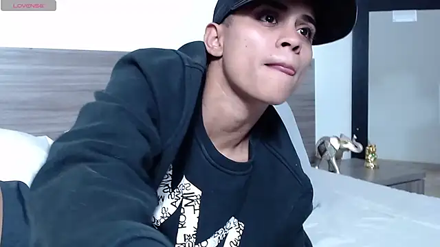 Liiamthompson webcam