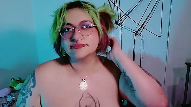 XxGreenGoodxX webcam