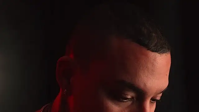 AlphaMasterXxx webcam