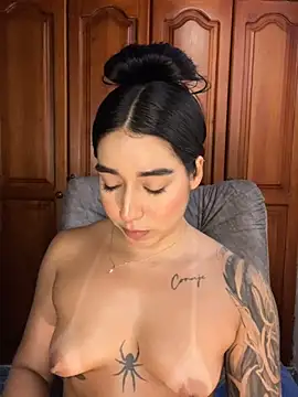 kaditanavarro - KaditaNavarro's free webcam - UK Sex Cams