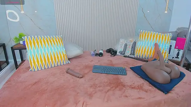 sabrina_shark_ webcam