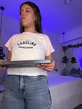 EMILIIA_RICHTER__ webcam