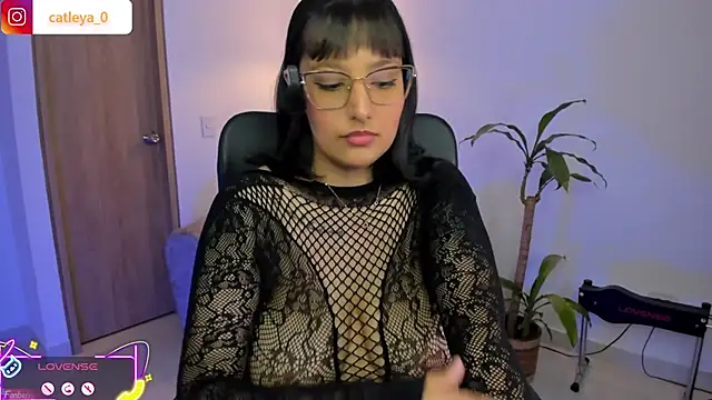 catleya_0 - Catleya_0's free webcam - UK Sex Cams
