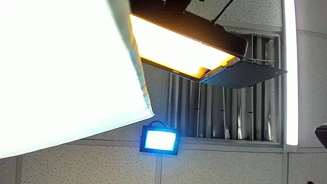 Aisha_hotts777 webcam