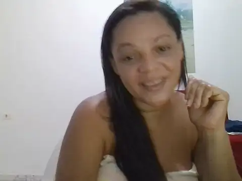 vicky-43 - Vicky-43's free webcam - UK Sex Cams