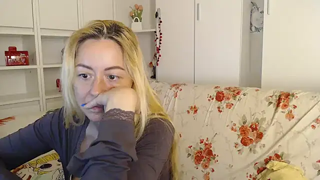 _karolynesyera_ webcam