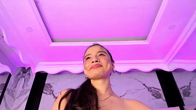 VictoriaKyros webcam